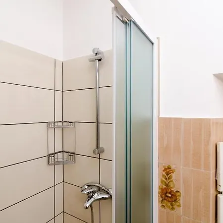 Patricija Nyaraló *