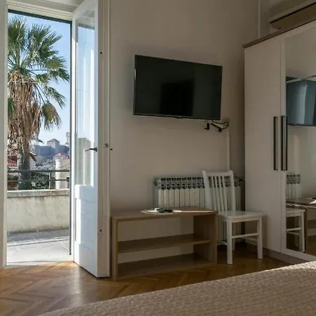 帕翠西加度假屋 *