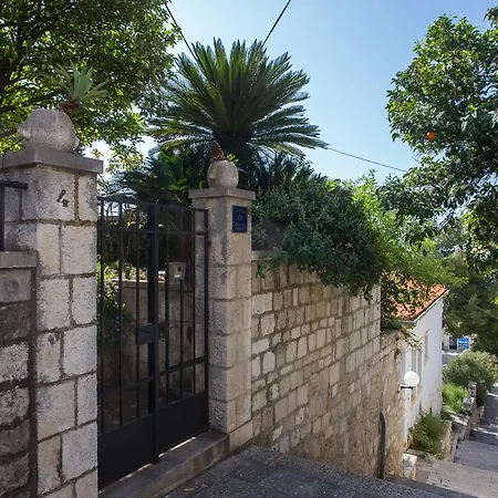 帕翠西加度假屋 *